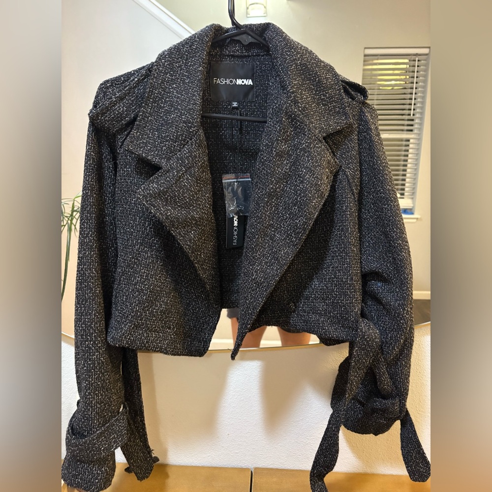 Fashion Nova Black Cropped Trench